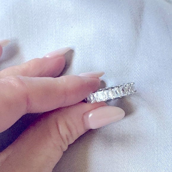 🥖Le Baguette 🥖 Diamonde Wrapped Band Bling Ring - Stunning Stackable Style - Picture 1 of 9